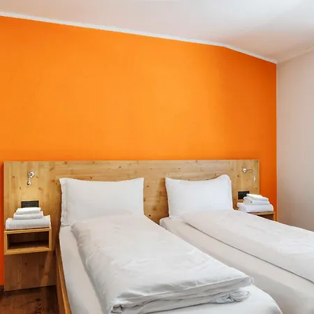 בית הארחה Engadina ליביניו