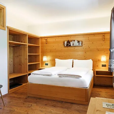 게스트하우스 Engadina 리비뇨